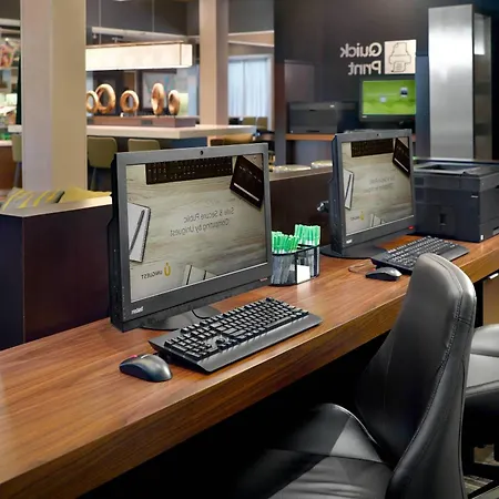 Courtyard By Marriott Macon-3