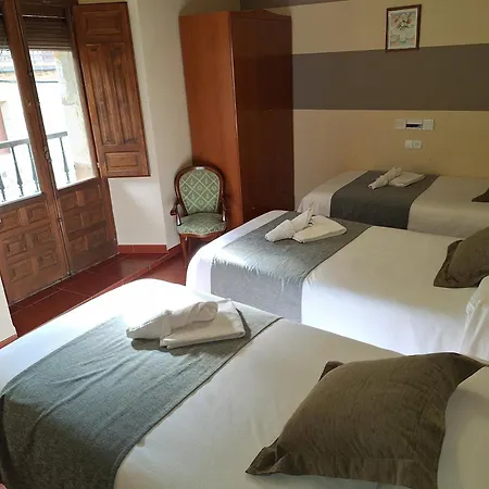 Hostal Rio Duero-3
