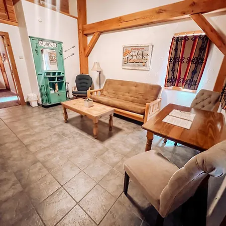 Gruene Cottages-2