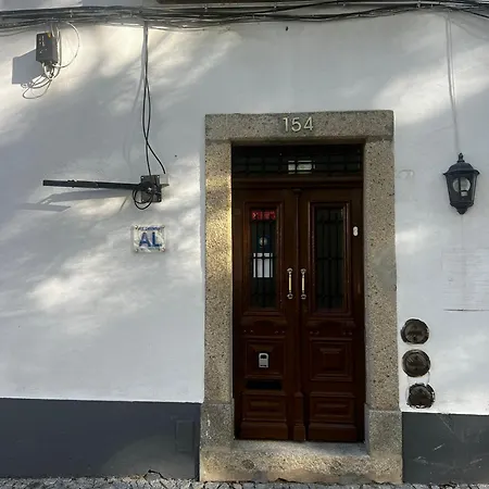 Avis Guesthouse-2