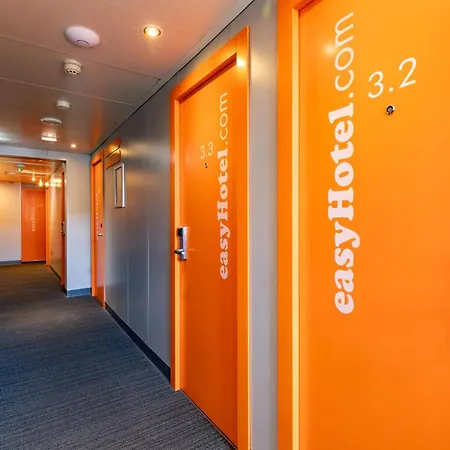 Easyhotel Edinburgh-2