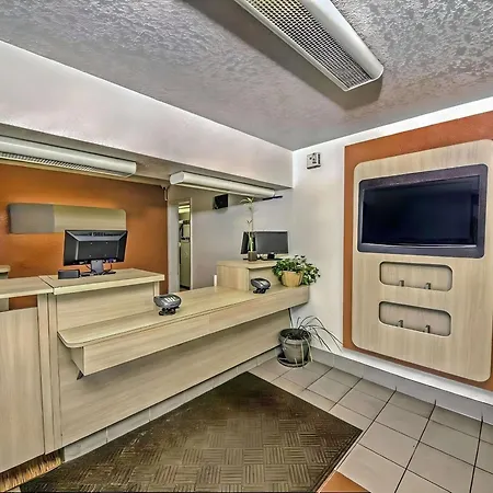 Motel 6 Colorado Springs, Co - South/Metro Area-2