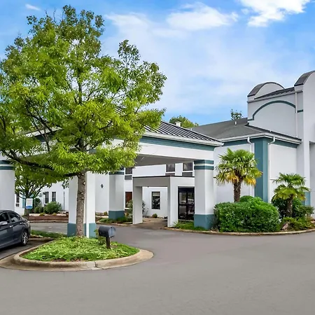 Clarion Pointe Apex - Holly Springs-3