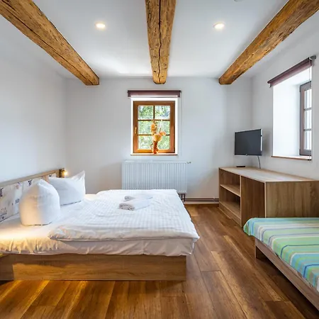 Houda Bouda - Penzion & Apartmany-2