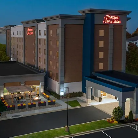 Hampton Inn & Suites Cleveland-Beachwood-3