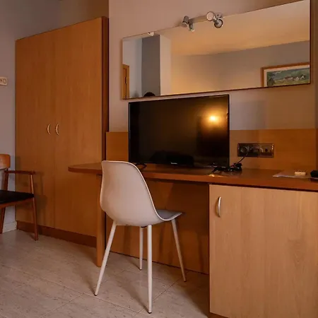 Hotel Sant Celoni-3