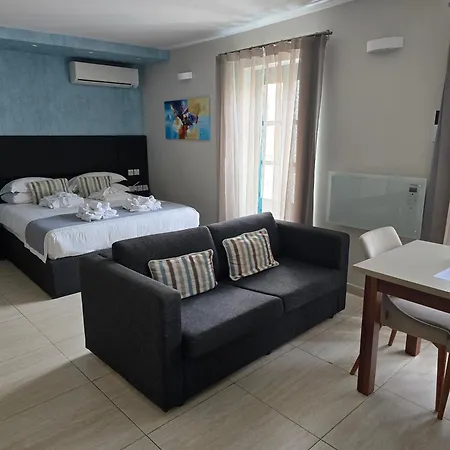 D Townhouse Boutique Suites-3