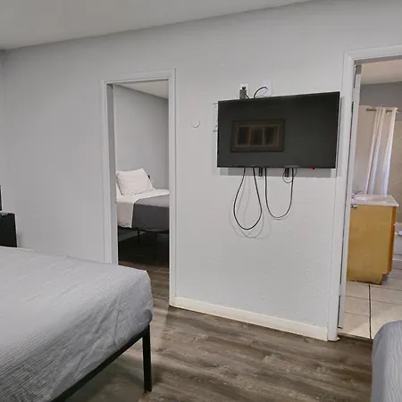 The L Motel Downtown/Nau Conference Center-3