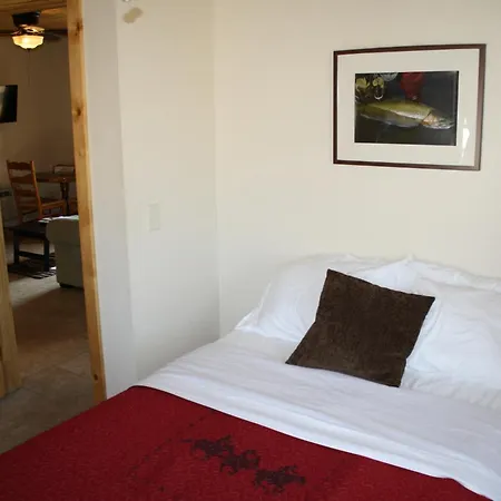 The Historic Wapiti Lodge-2