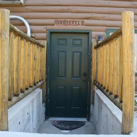 The Historic Wapiti Lodge-3