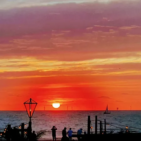 Bluebeach Scheveningen-2