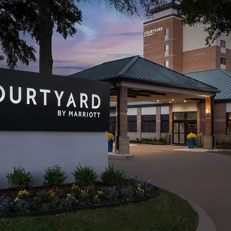 Courtyard Dallas Addison Quorum Drive-2