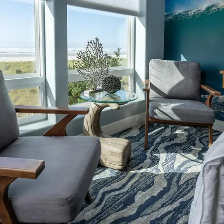 The Seaside Oceanfront Inn-3
