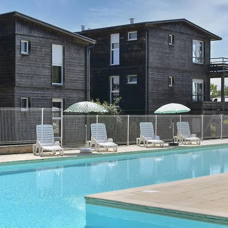 Résidence de tourisme avec piscine, le Domaine de Saint Orens-2