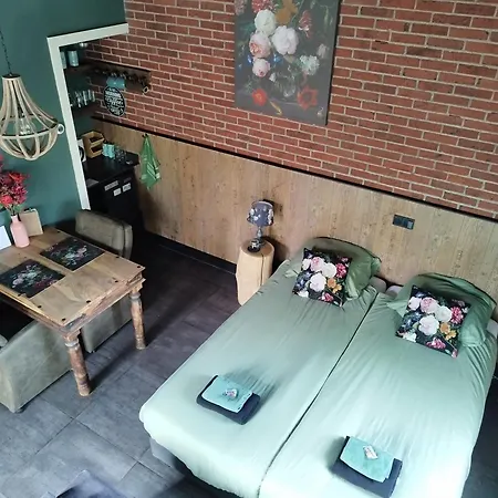 B & B Chawe-3