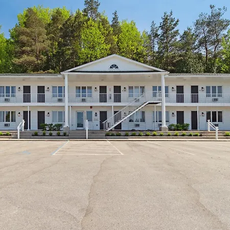 Bay Inn Of Petoskey-2