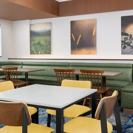 Fairfield Inn & Suites By Marriott Martinsburg-2