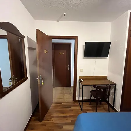 Hostal&Apartamentos La Mar-2