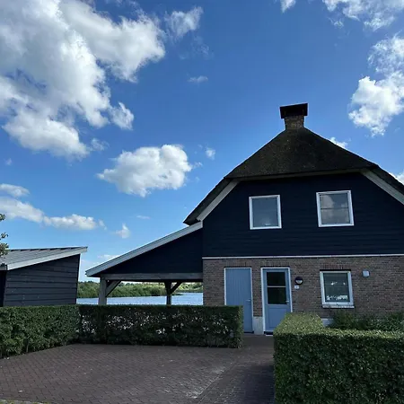 Waterresort Bodelaeke Giethoorn-2