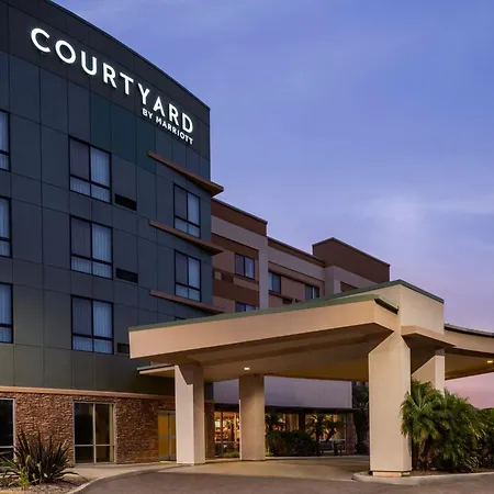 Courtyard By Marriott San Diego Oceanside-2