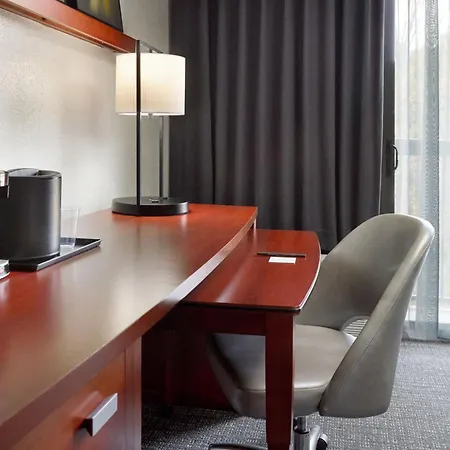 Courtyard By Marriott Augusta-3