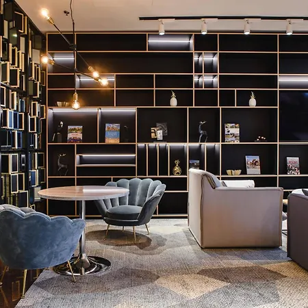 Courtyard By Marriott Warsaw Airport-2