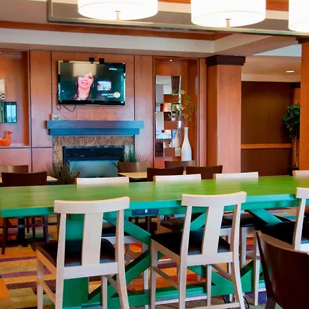 Fairfield Inn & Suites Ames-3