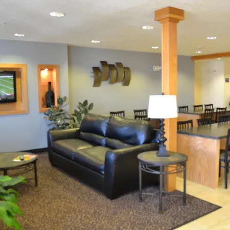 Microtel Inn & Suites Tomah-2