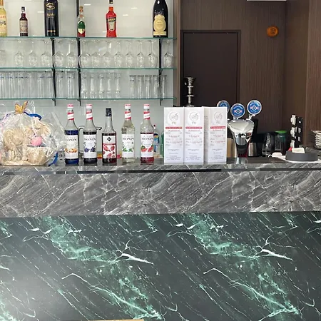 Hotel Wasserpalast - Breakfast For Free!!!-3