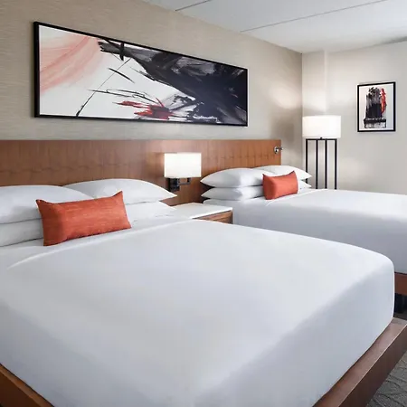 Delta Hotels By Marriott Green Bay-3