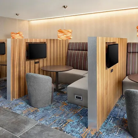 Courtyard By Marriott Seattle Northgate-3