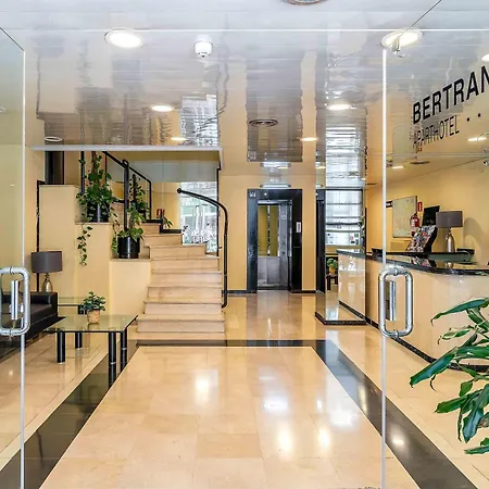 Aparthotel Bertran-3