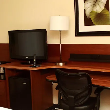 Fairfield Inn & Suites By Marriott Fairmont-2