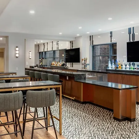 Sheraton Suites Old Town Alexandria-3
