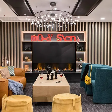 Moxy Sion-3