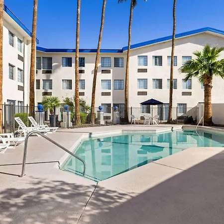 Days Inn & Suites By Wyndham Mesa Near Phoenix-2