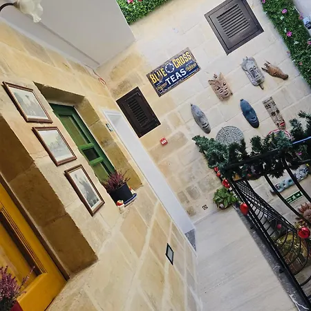 Luciano Valletta Boutique-2