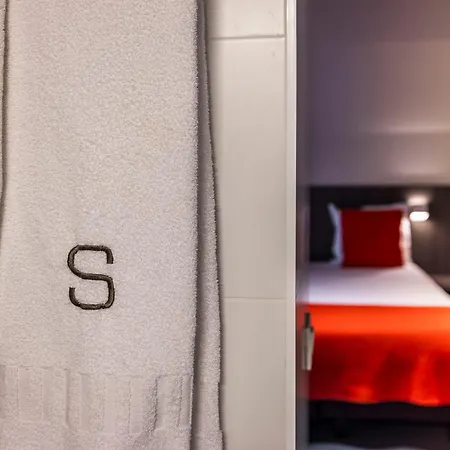 Square Hotel-2