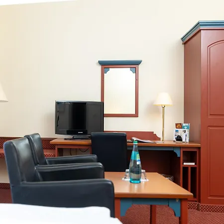 Akzent Hotel Am Goldenen Strauss-2