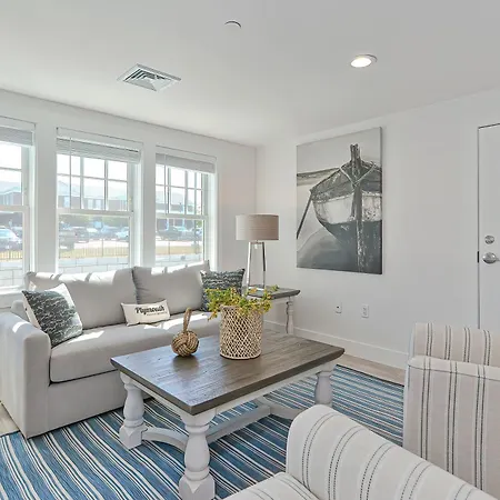 Harbourtown Suites On Plymouth Harbor-2