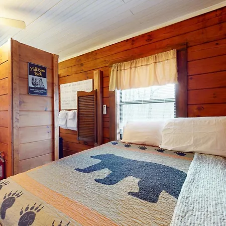 Cozy Cabin-3