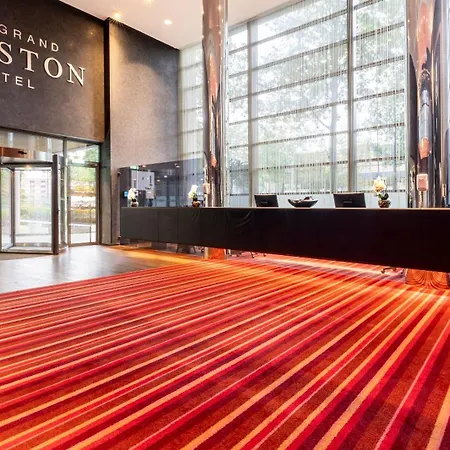 Plaza Premium Grand Winston-3