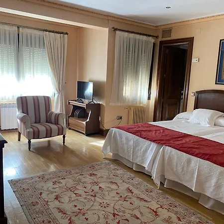 Hotel Aranda-3