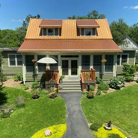 Prairie Guest House-3