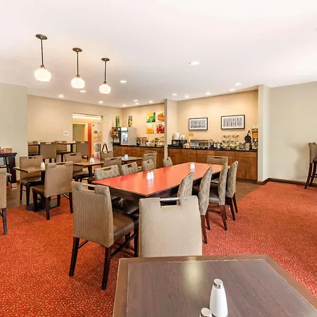 Quality Inn & Suites University Fort Collins-3