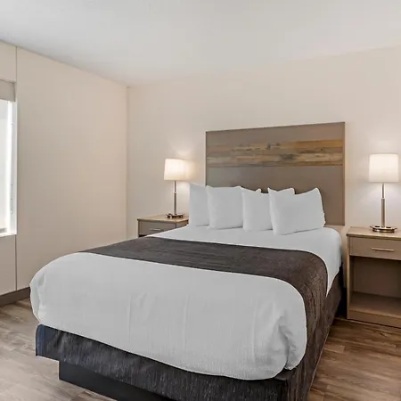 Best Western Plus Waterloo & Cedar Falls-3