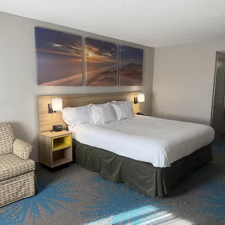 Days Inn By Wyndham Hannibal-2