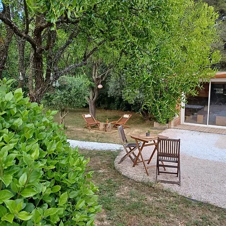 Magnifique Cabanon face au Garlaban à Aubagne-3