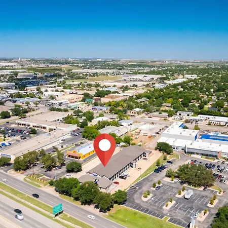 Days Inn By Wyndham Round Rock-2