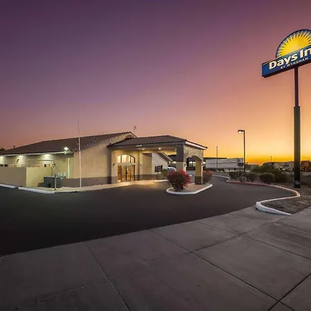 Days Inn By Wyndham Buckeye-3